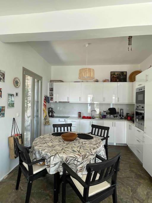 Attica Vacation Home Dhaskalion Bagian luar foto