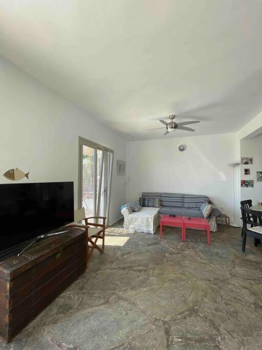 Attica Vacation Home Dhaskalion Bagian luar foto